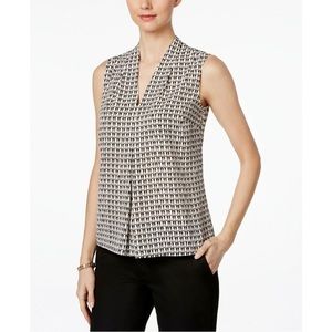 NINE WEST Penguin Print Pleated V-neck Sleeveless Top Blouse